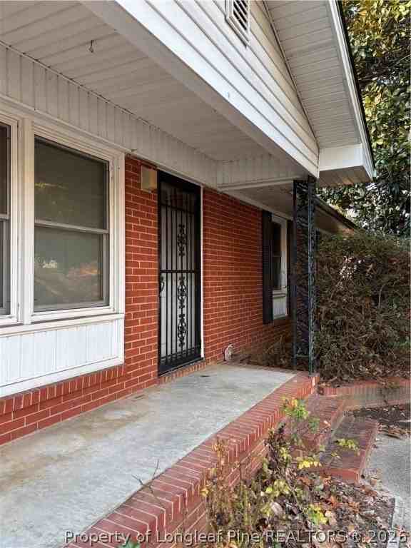 422 Lansdowne Rd - Photo 2 of 9