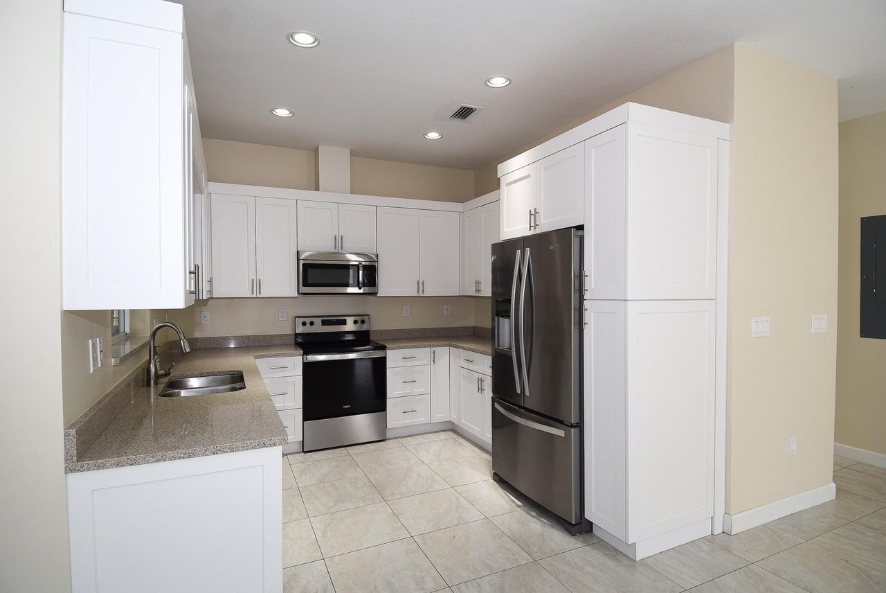 2 Abaco Rd - Photo 7 of 17