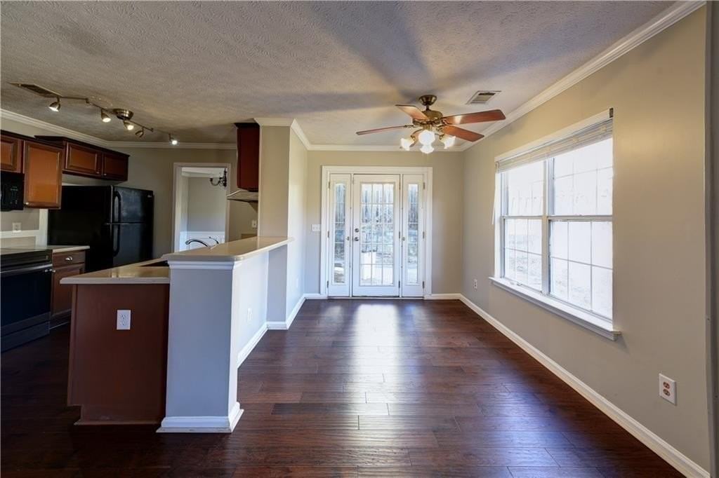 1135 Laurel Cove Dr - Photo 5 of 22