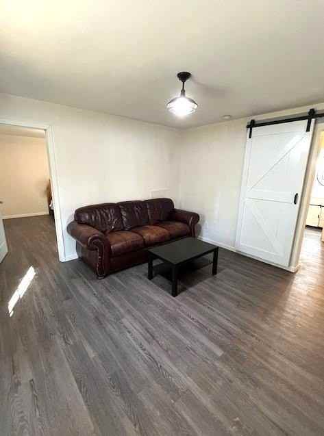 5485 Mercedes Dr - Photo 3 of 19