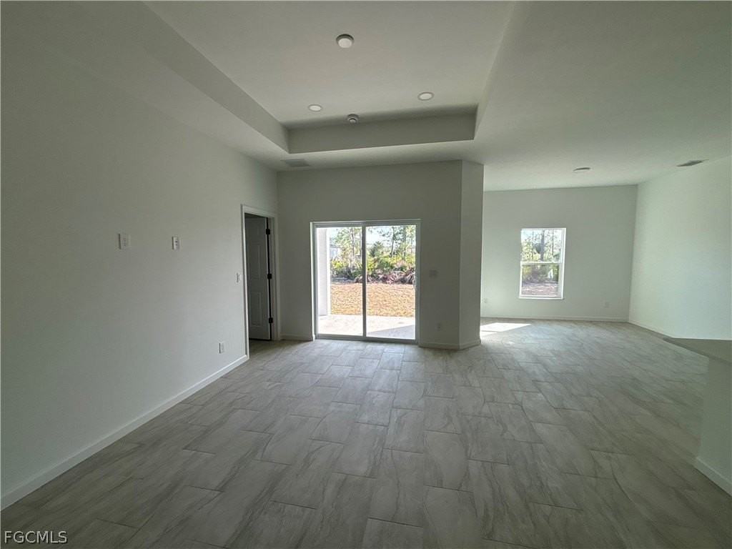 3005 31st St W - Photo 5 of 43