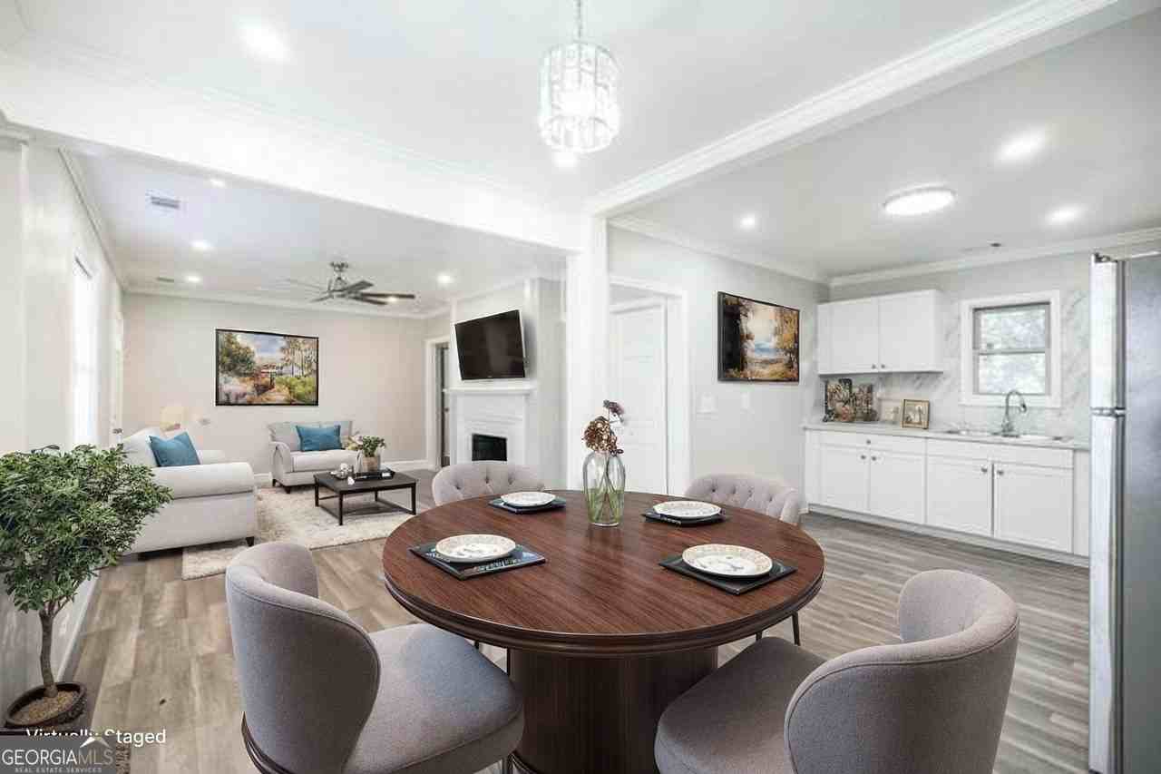 1930 Northbrook Ave - Photo 4 of 18