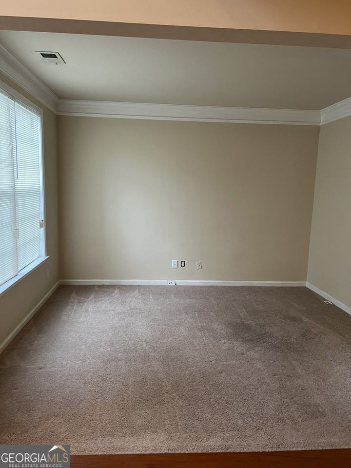 509 Merrill Ln - Photo 4 of 17