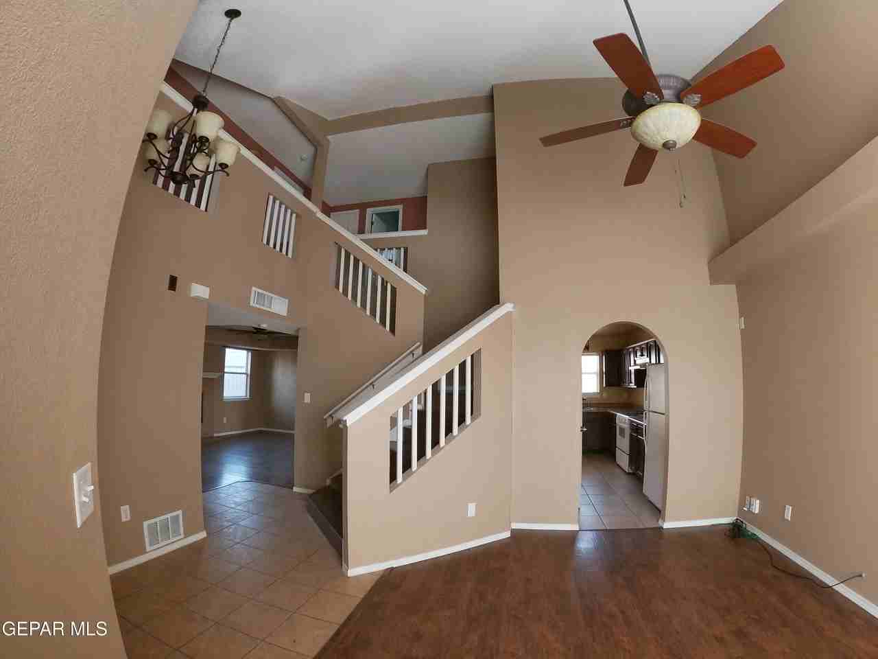 14201 Pacific Point Dr - Photo 5 of 26