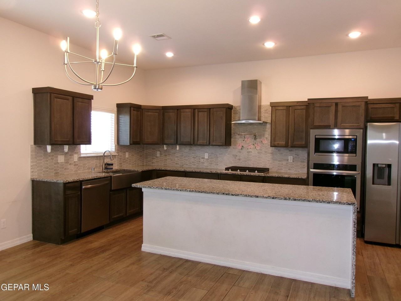 11361 Hidalgo Dr - Photo 2 of 17