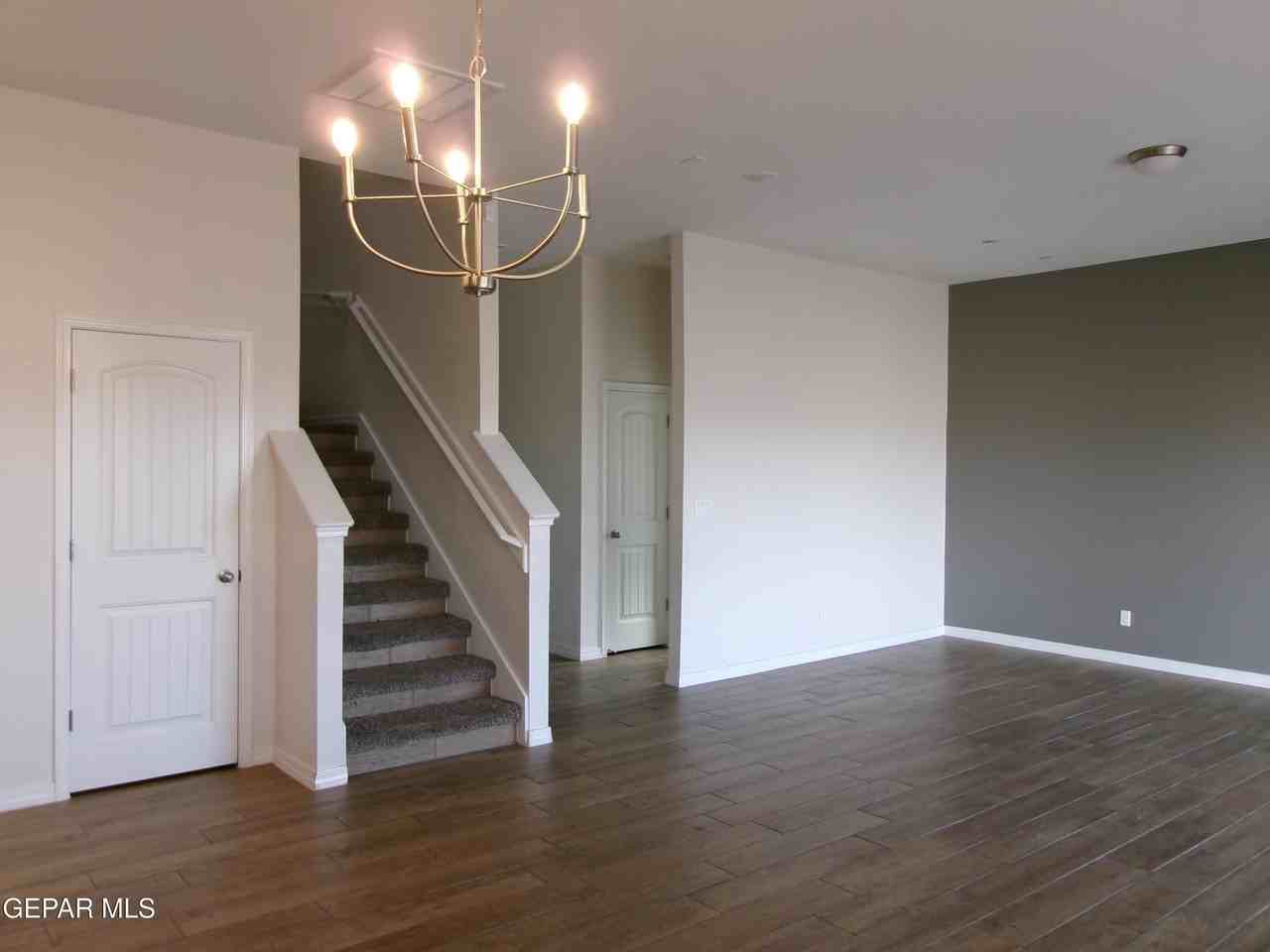 11361 Hidalgo Dr - Photo 3 of 17