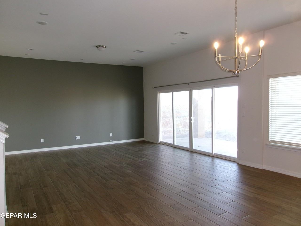 11361 Hidalgo Dr - Photo 5 of 17