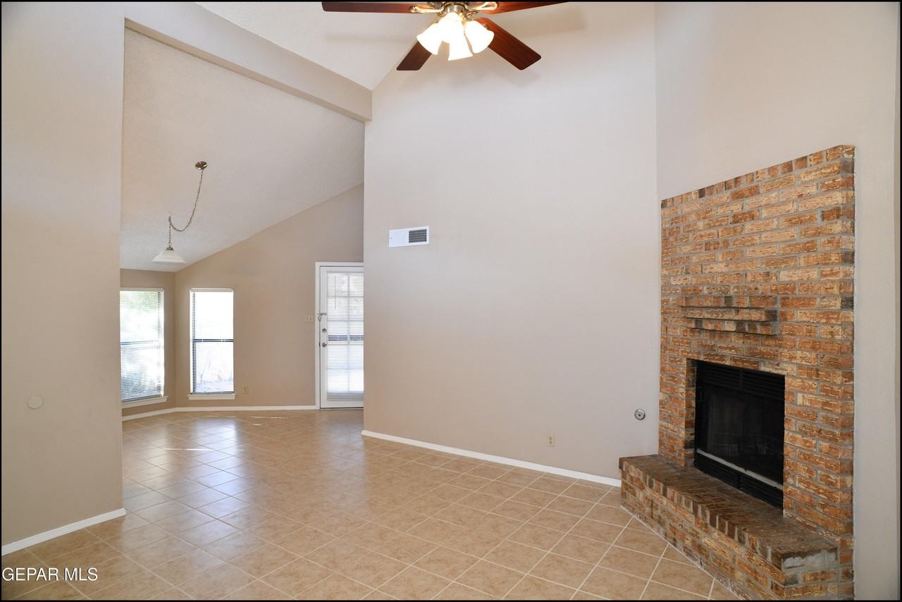 813 Knorr Pl - Photo 7 of 39