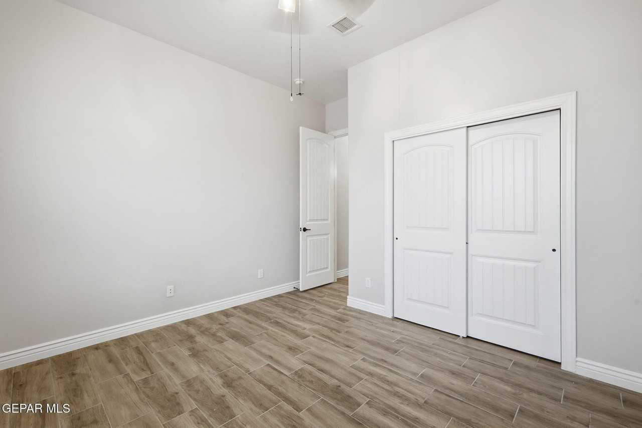 219 Emerald Brass Pl - Photo 6 of 20