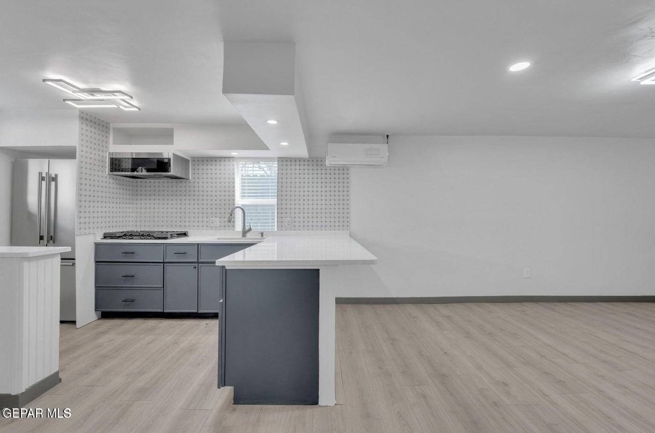 2404 N Kansas St Unit B #B - Photo 4 of 17