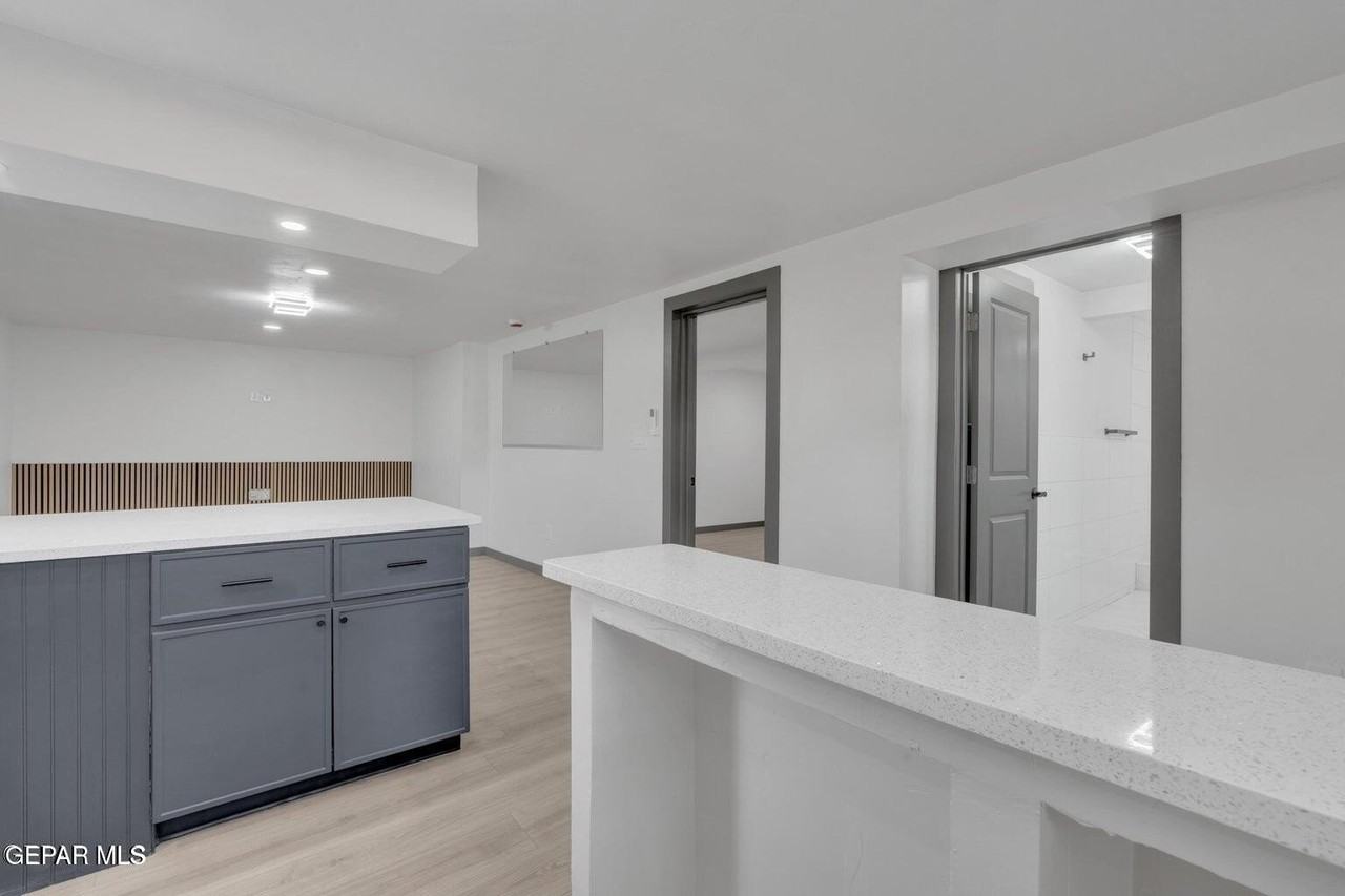 2404 N Kansas St Unit B #B - Photo 6 of 17