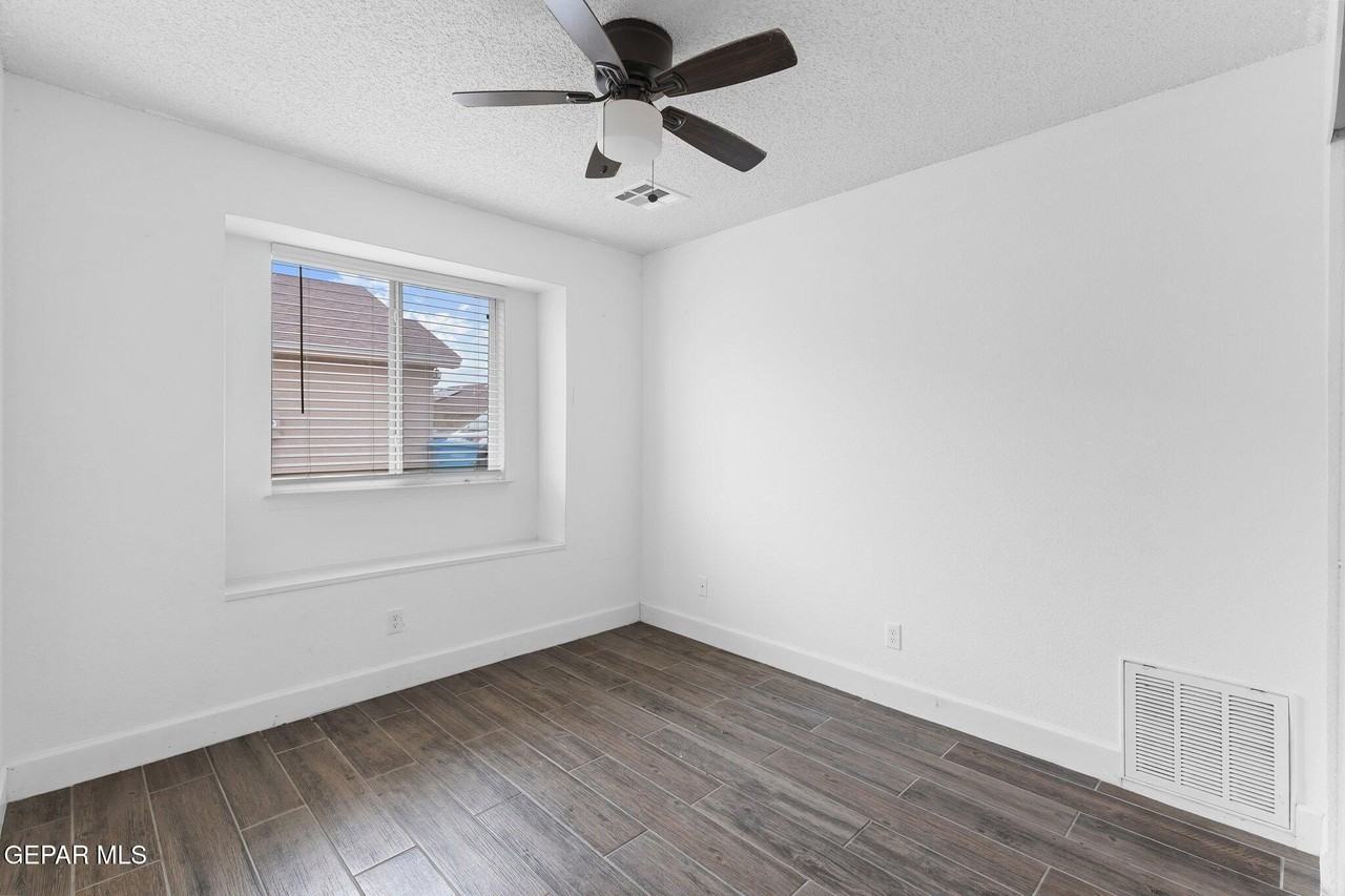 221 Villas Del Sur Rd - Photo 5 of 18