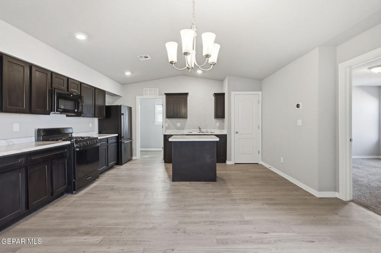 14561 Desert Poppy Ct - Photo 7 of 20