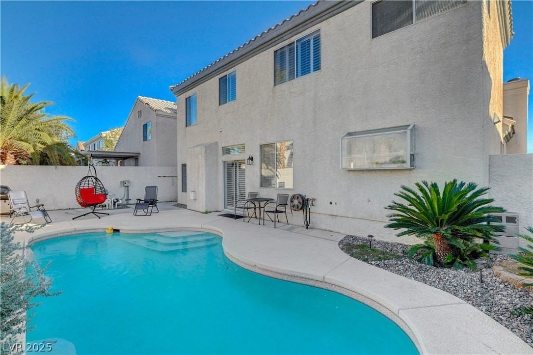 7834 W Gilmore Ave - Photo 2 of 22