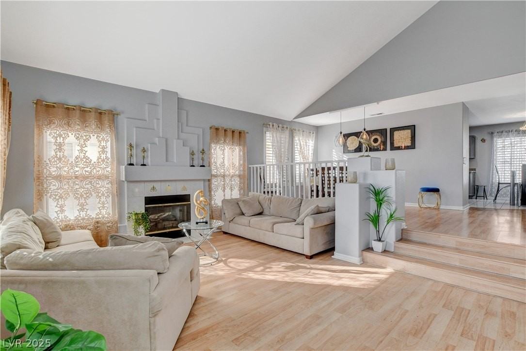 7834 W Gilmore Ave - Photo 4 of 22