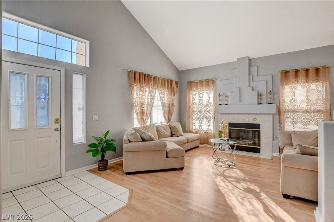 7834 W Gilmore Ave - Photo 5 of 22