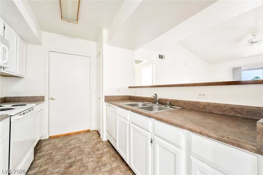 45 Maleena Mesa St #1123 - Photo 7 of 18