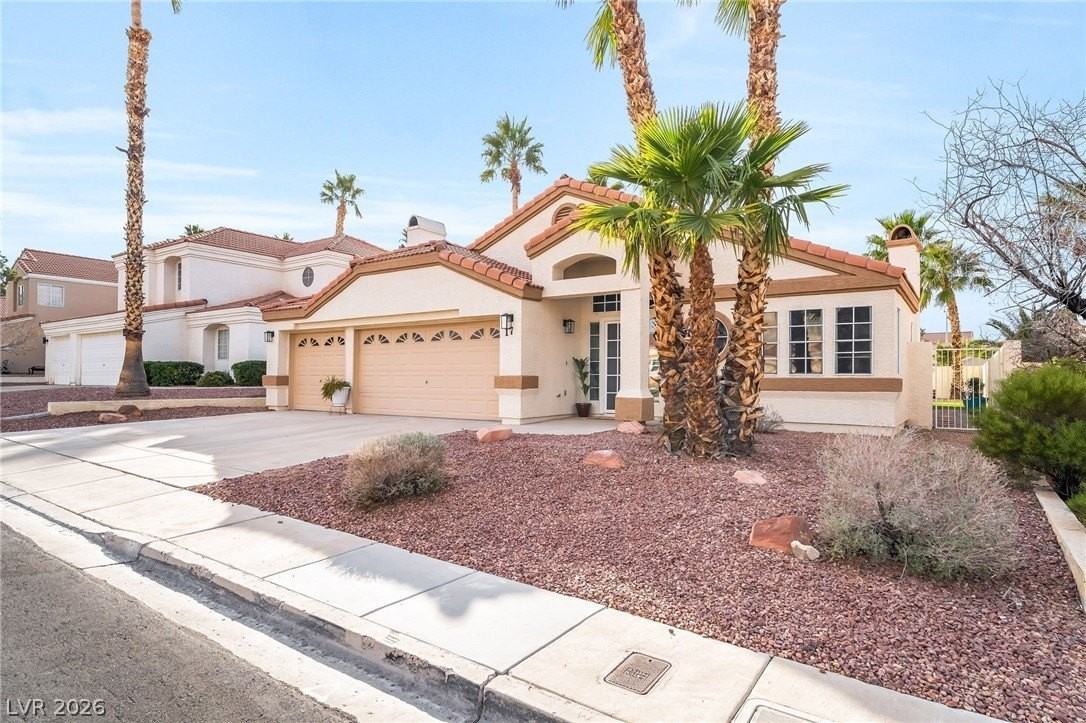 17 Sandwedge Dr - Photo 2 of 23