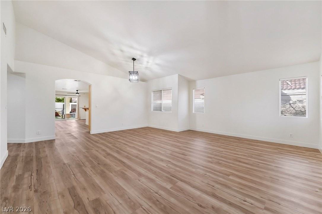 17 Sandwedge Dr - Photo 4 of 23