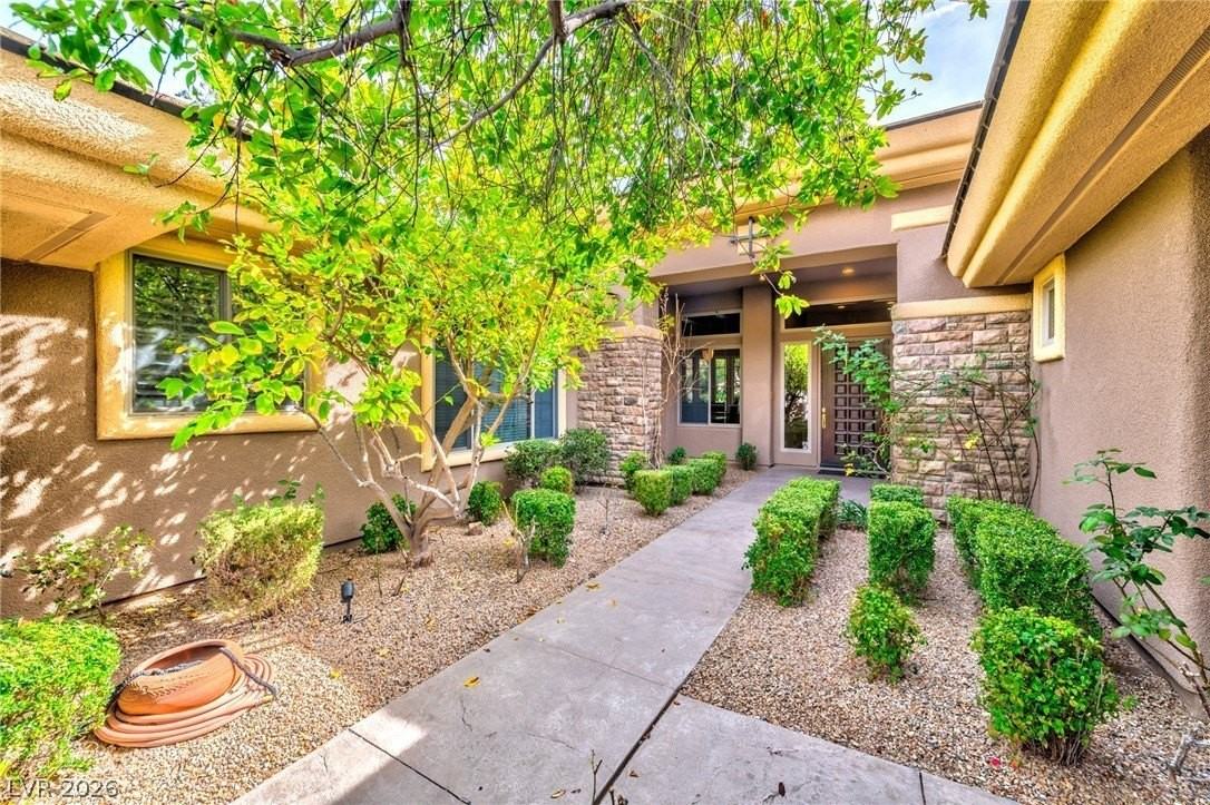 3 Regent Park Ct - Photo 2 of 30