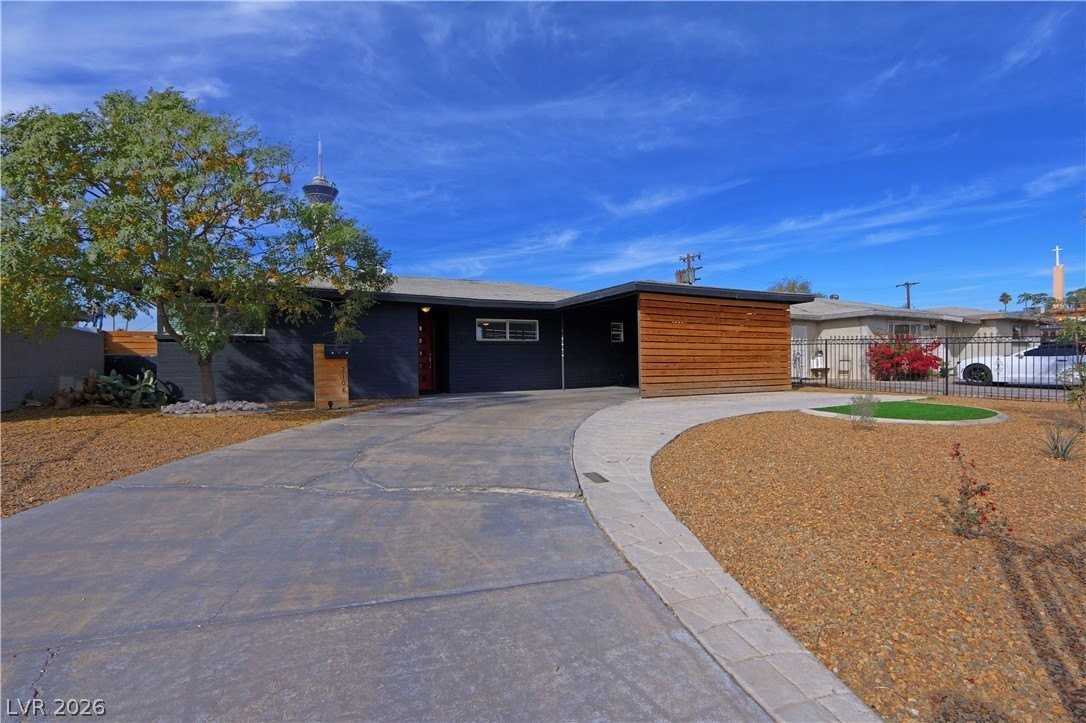 2108 S 6th St - Photo 2 of 17