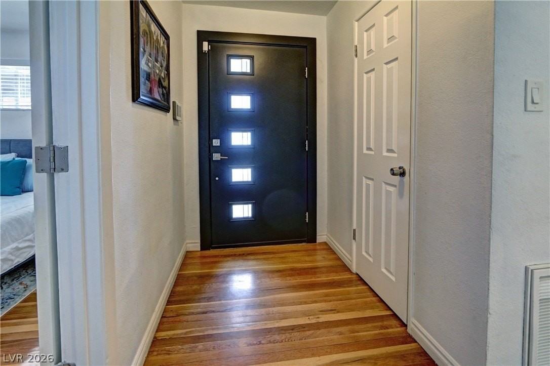 2108 S 6th St - Photo 4 of 17