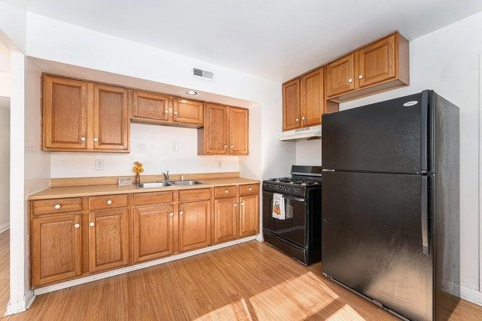 1310 Dearborn St - Photo 3 of 4