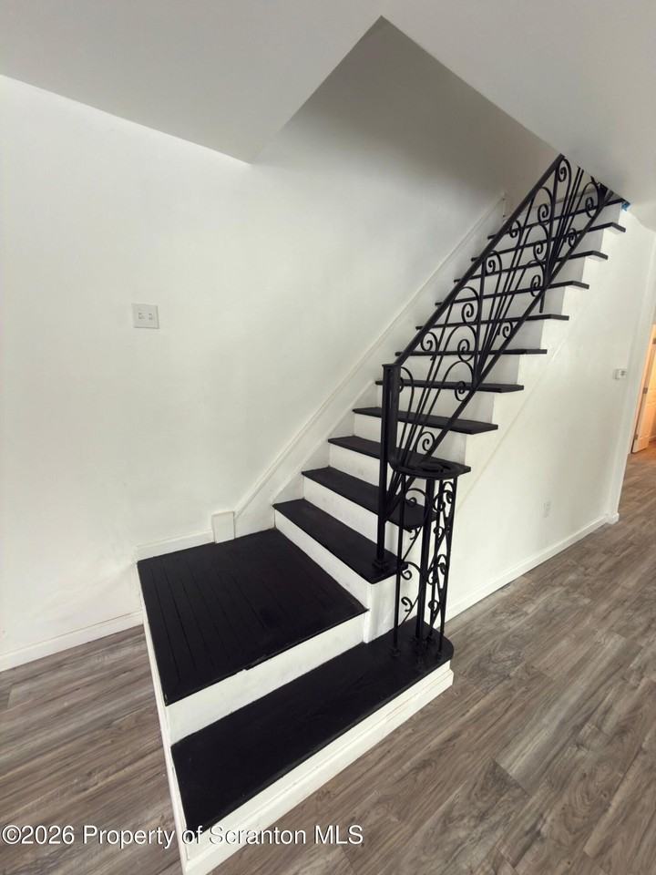 366 Salsburg St - Photo 6 of 15