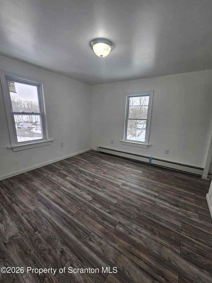 366 Salsburg St - Photo 7 of 15