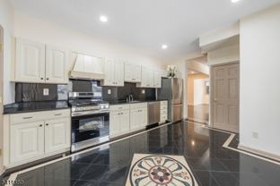 302 Walnut Ave - Photo 1 of 1