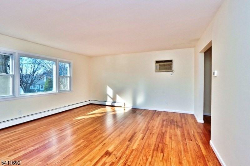 118 Lexington Ave #2 - Photo 5 of 17