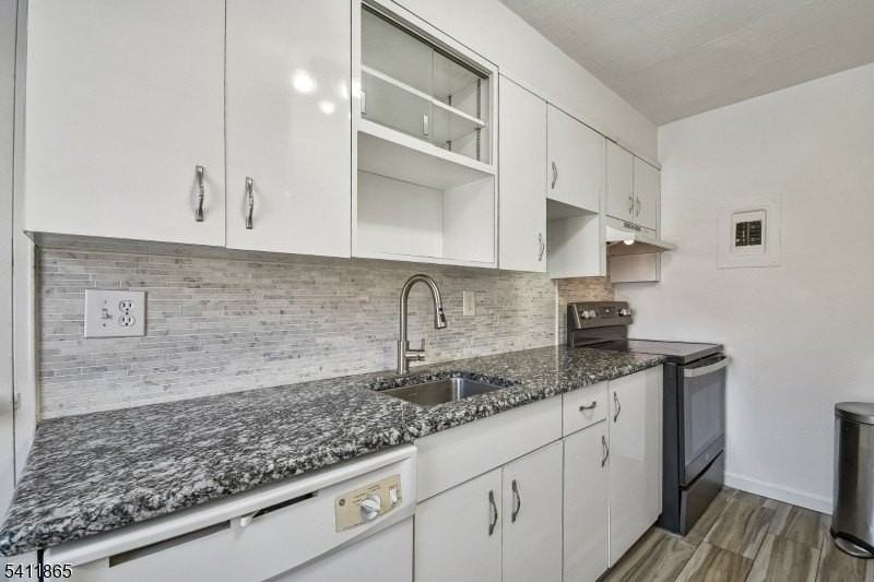 16 Troy Dr Apt A #1 - Photo 6 of 17