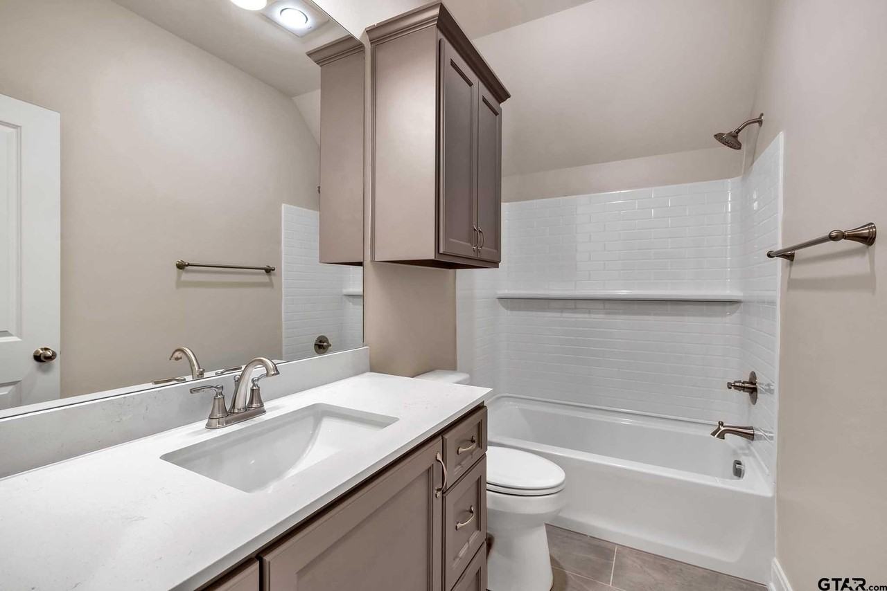 Macnab Dr - Photo 7 of 15