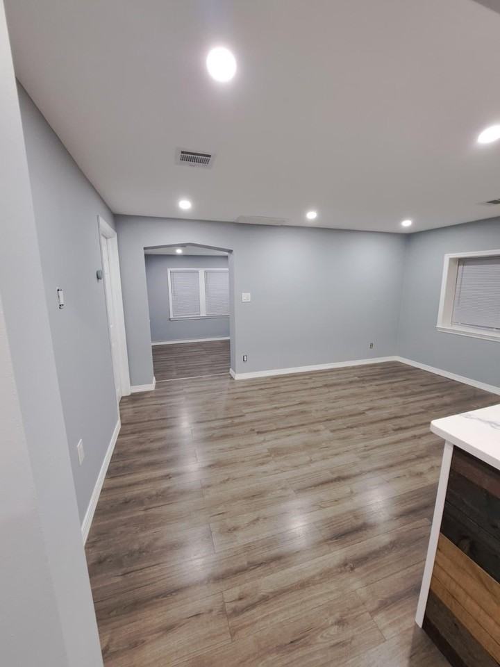 553 5th Ave #2 - Photo 5 of 10