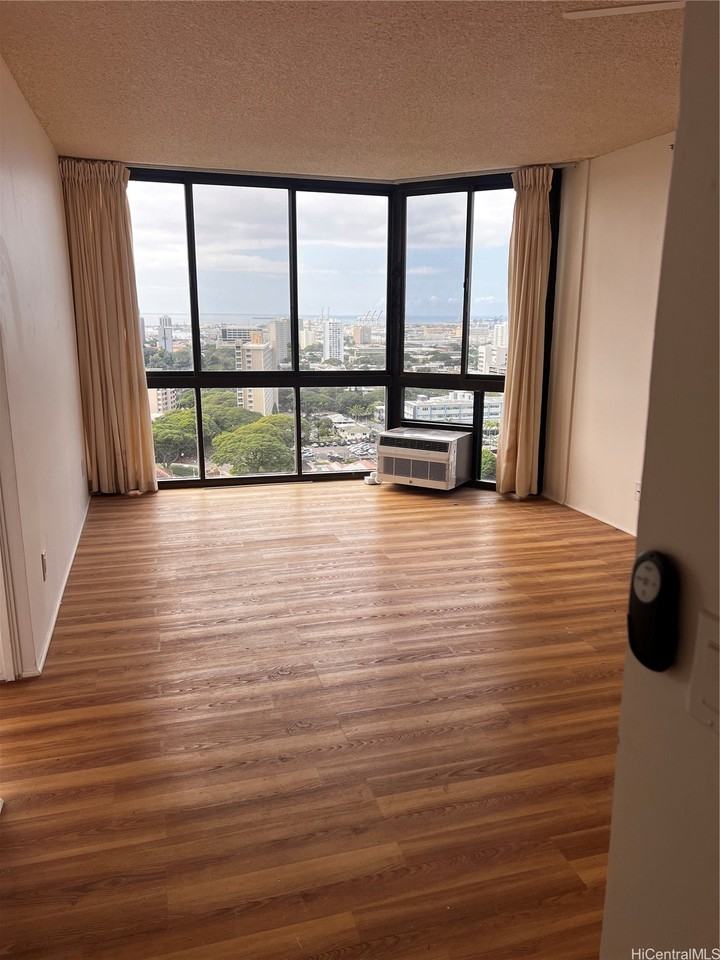 2040 Nuuanu Ave Apt 1804 #1804 - Photo 6 of 25