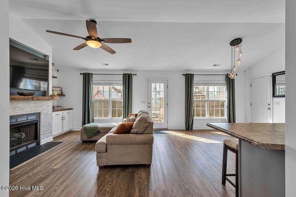 102 Berlin Ct - Photo 5 of 29