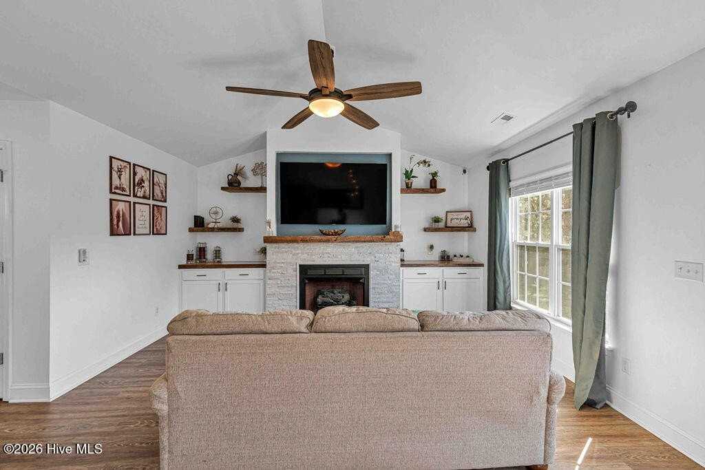 102 Berlin Ct - Photo 6 of 29