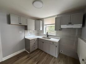 2417 W Farragut Ave - Photo 1 of 1