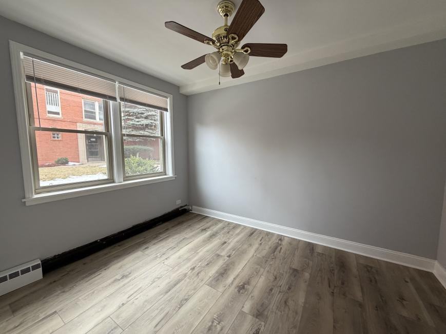 2417 W Farragut Ave - Photo 6 of 7