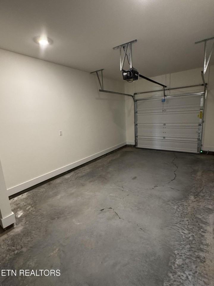 3018 Bogart Ln - Photo 5 of 14