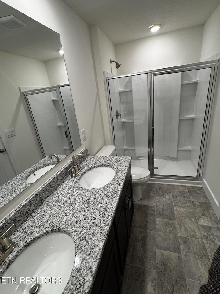 3018 Bogart Ln - Photo 3 of 16