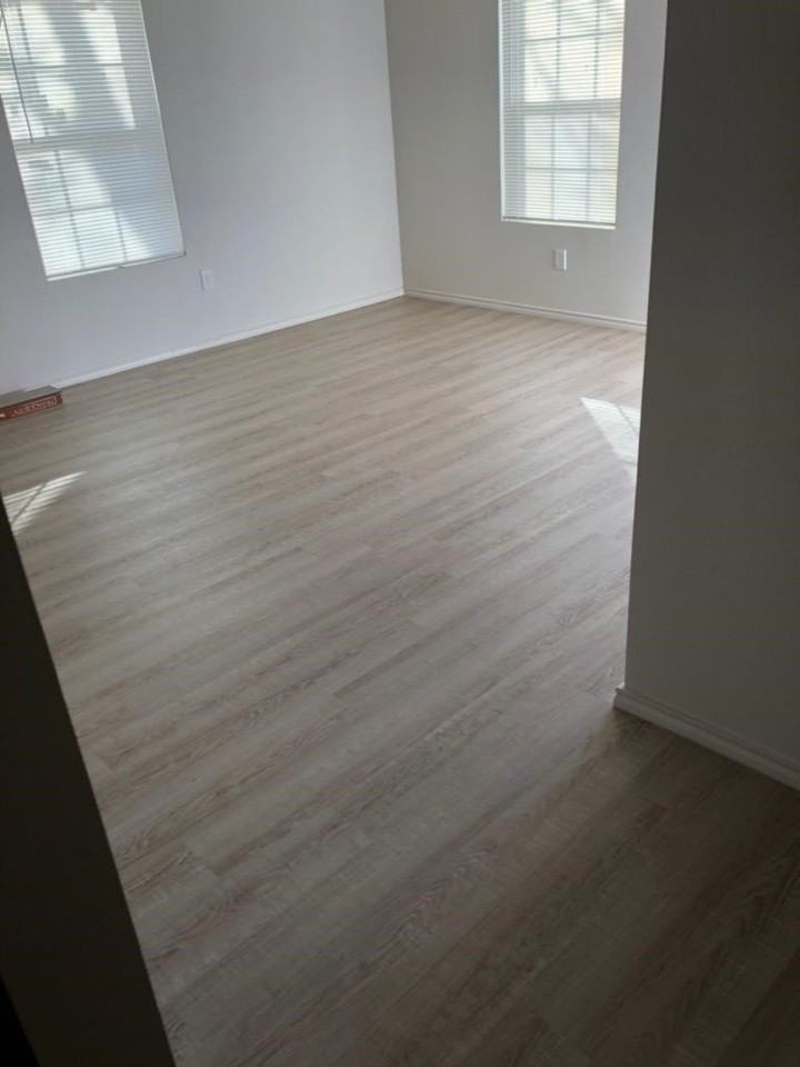 1724 27th St - Photo 3 of 7