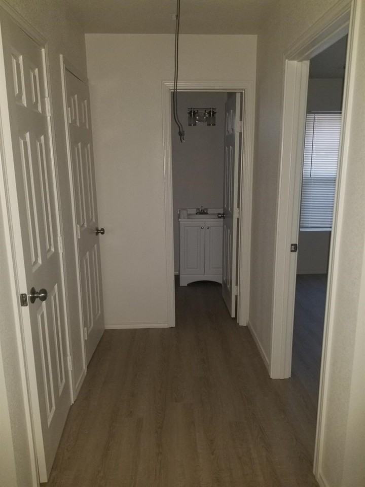 1724 27th St - Photo 6 of 7