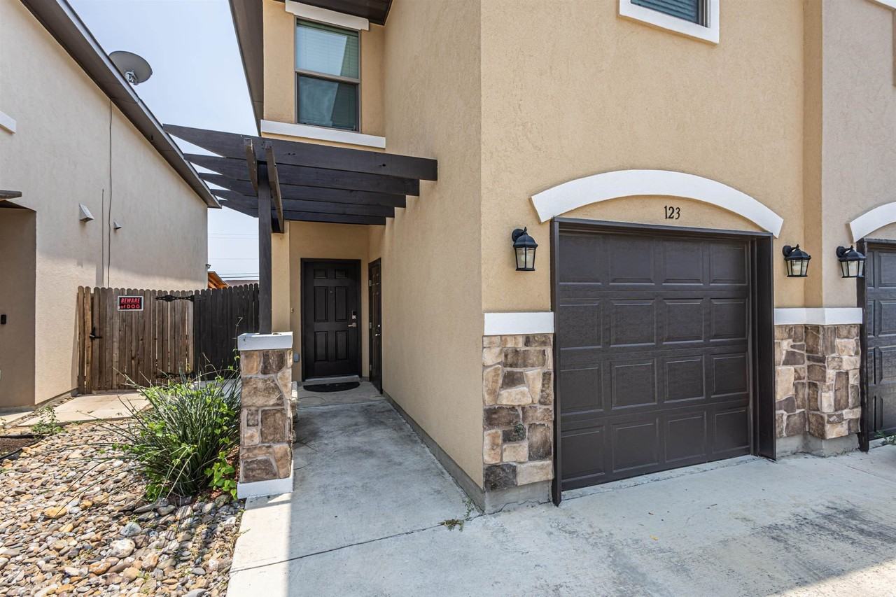 123 Niagara Dr - Photo 3 of 27