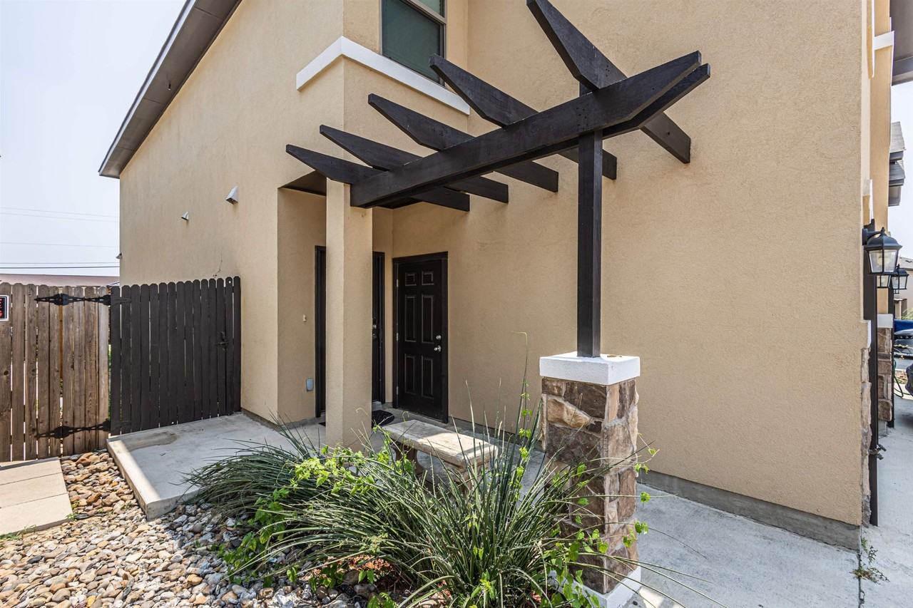 123 Niagara Dr - Photo 4 of 27