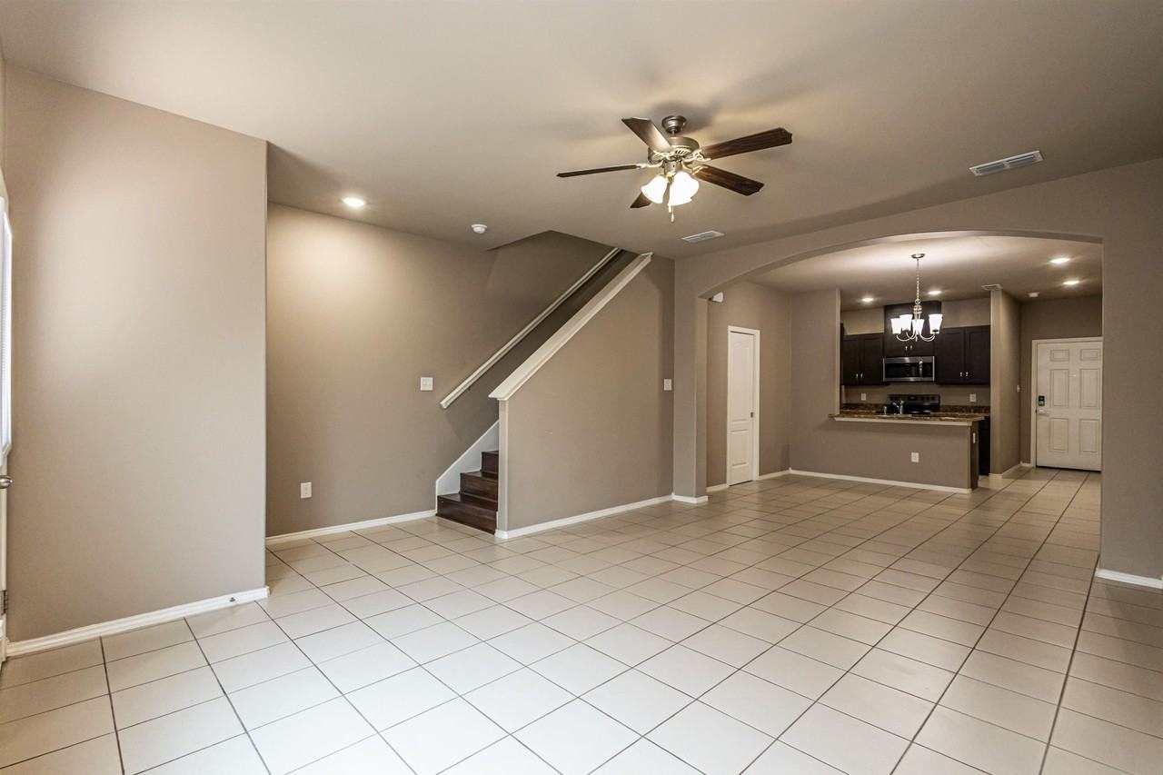 123 Niagara Dr - Photo 6 of 27