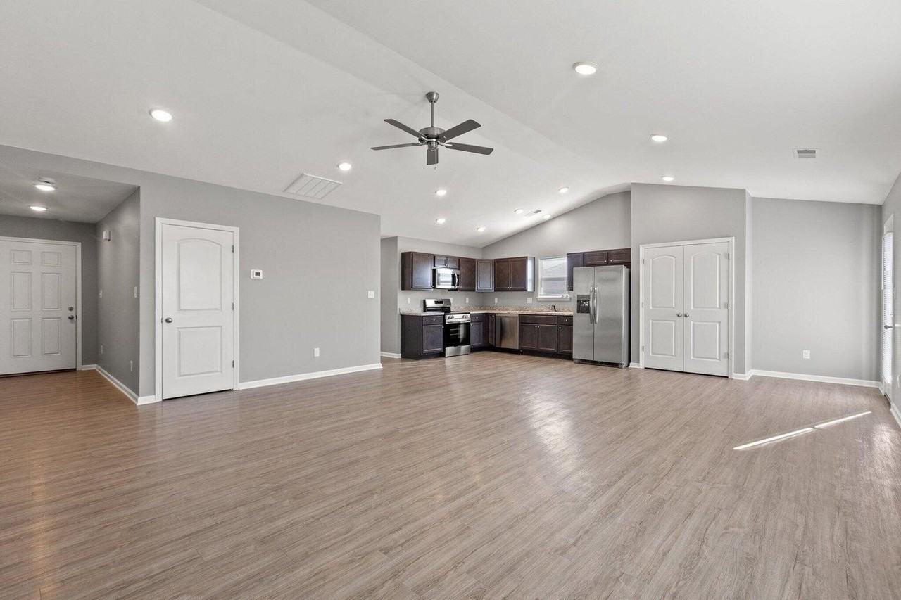 101 Tyler Way - Photo 5 of 18