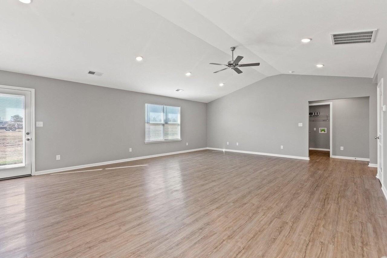 101 Tyler Way - Photo 6 of 18