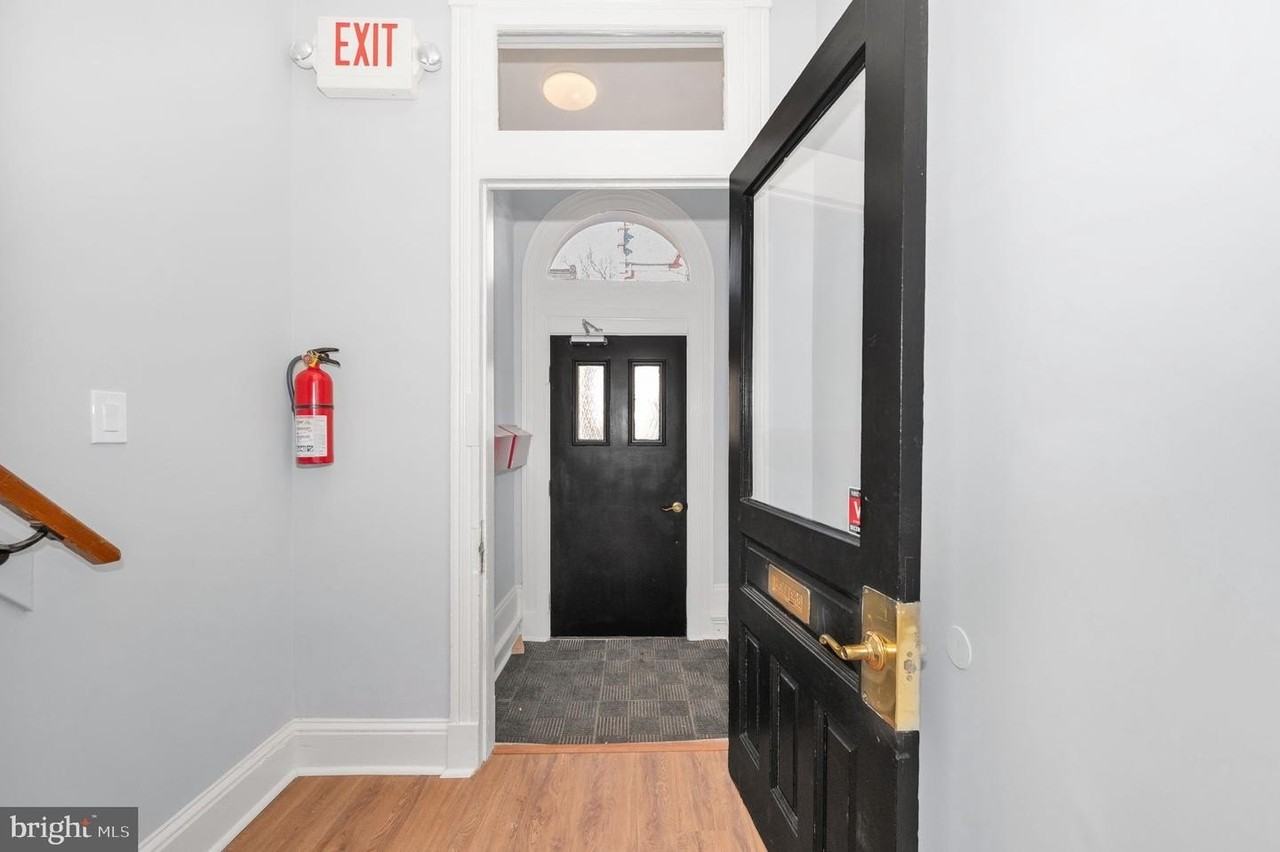 230 S Market St - Photo 3 of 27