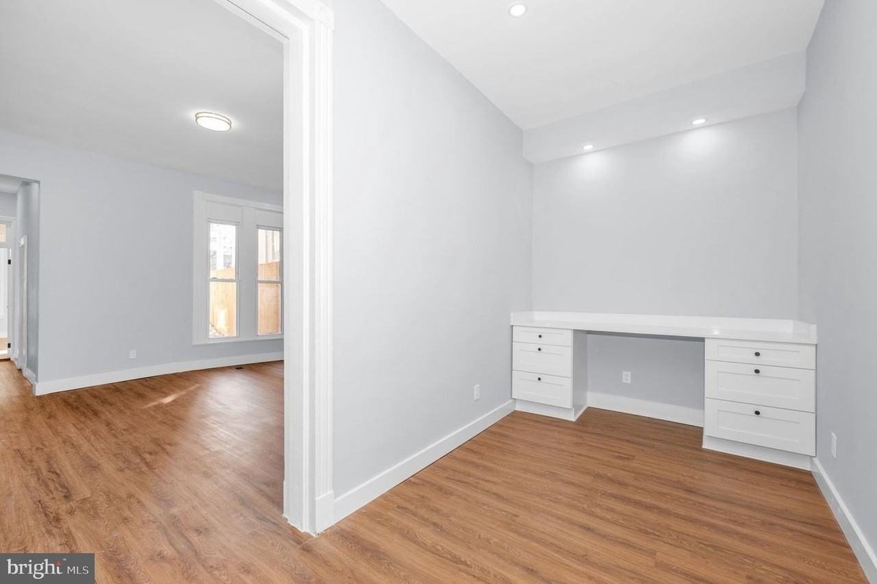 230 S Market St - Photo 5 of 27